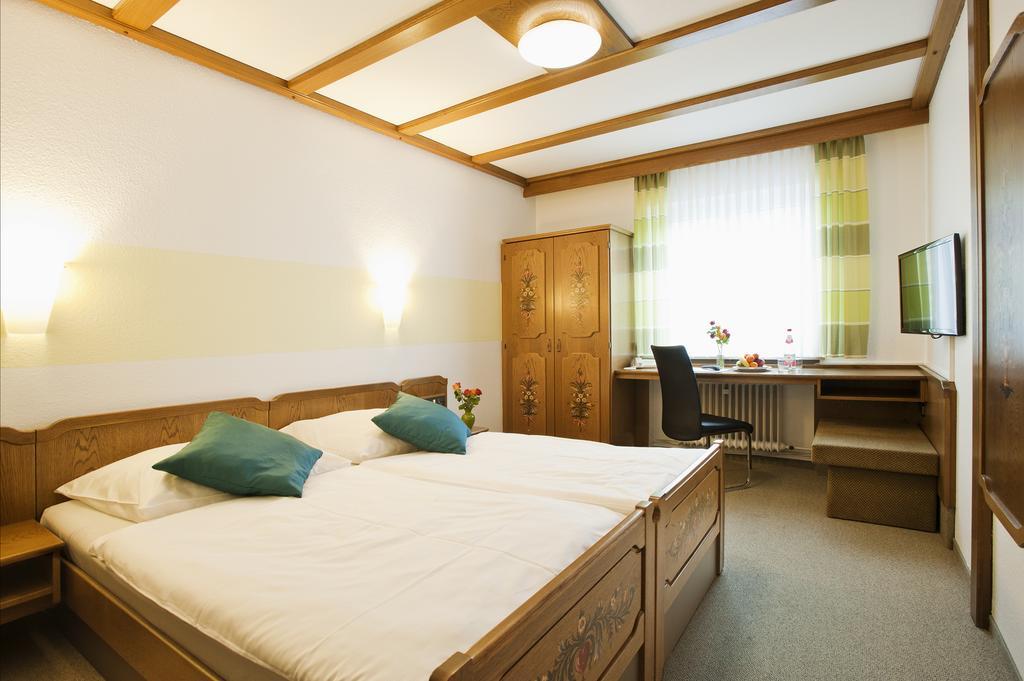 Hotel Kaeferstein Garni Нюрнберг Стая снимка