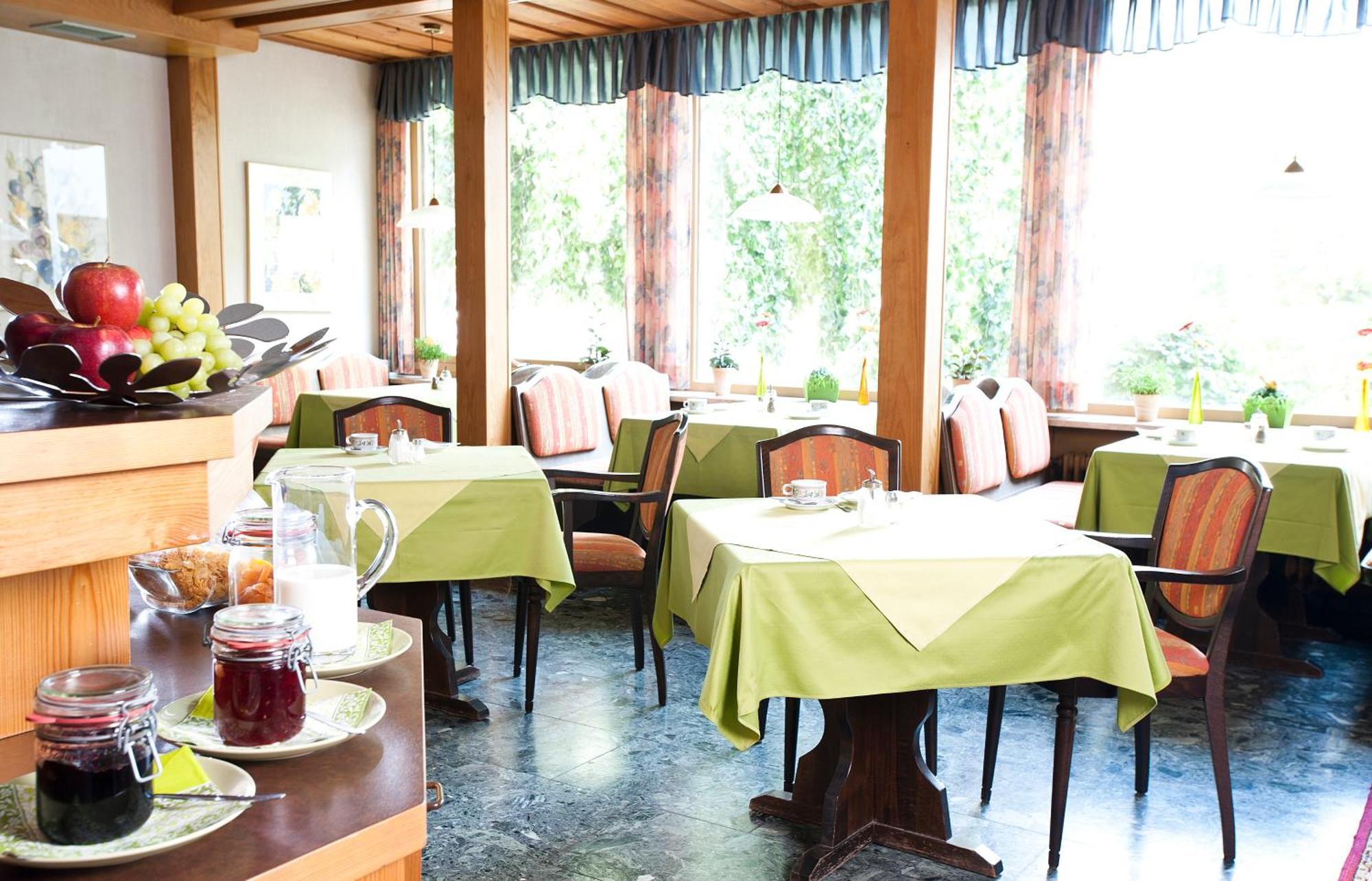 Hotel Kaeferstein Garni Нюрнберг Екстериор снимка