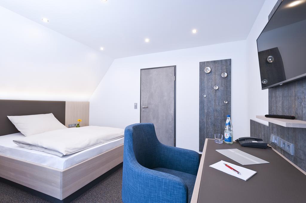 Hotel Kaeferstein Garni Нюрнберг Екстериор снимка