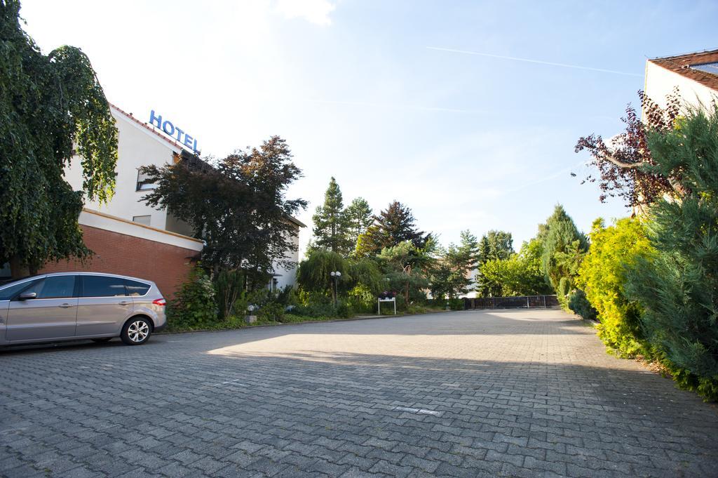 Hotel Kaeferstein Garni Нюрнберг Екстериор снимка