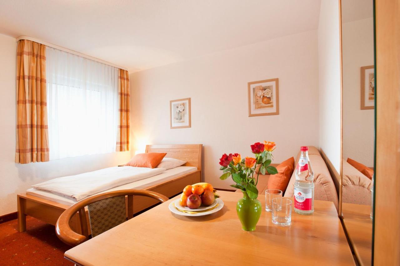 Hotel Kaeferstein Garni Нюрнберг Екстериор снимка