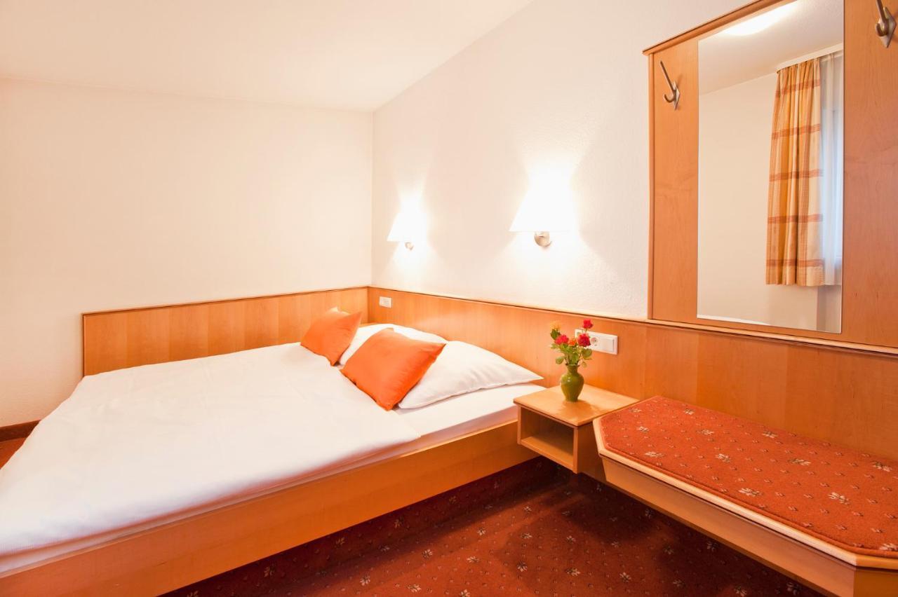 Hotel Kaeferstein Garni Нюрнберг Екстериор снимка